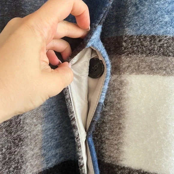 🏷️ SOLD • H&M • Oversized Coat Shacket in Blue Plaid • Small - Picture 7 of 13